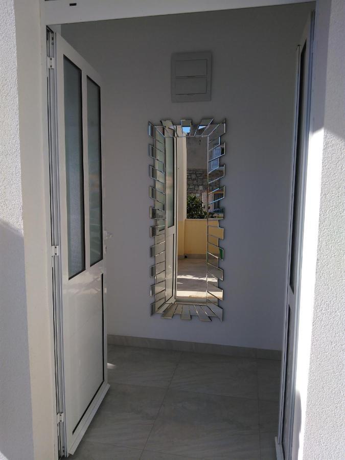 Lemon House Hotel Vis Exterior foto